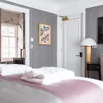 No.4 Carlton